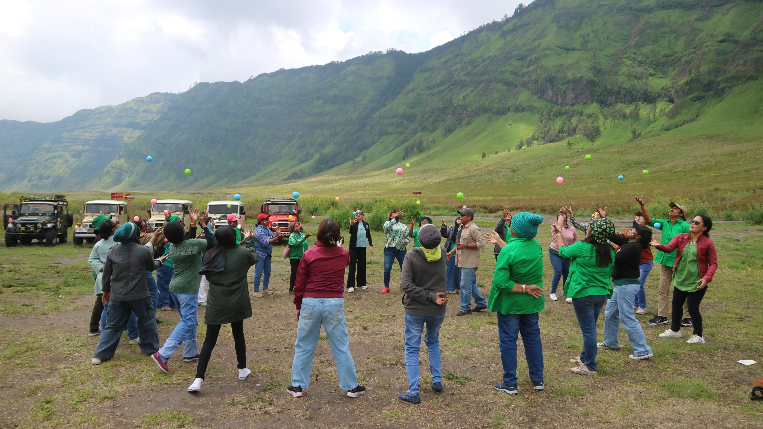 Outbound Bromo - Fun games tim di area pegunungan