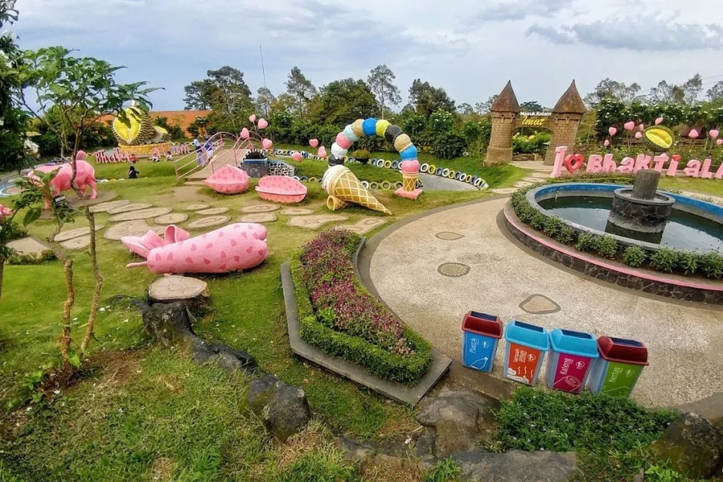 Agrowisata Bhakti Alam adalah destinasi wisata alam dan edukasi yang menawarkan pengalaman berkebun, peternakan, dan berbagai wahana seru