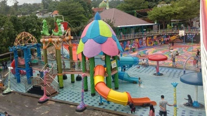 Batu Ekonomis Park adalah destinasi wisata edukasi dan rekreasi keluarga di Kota Batu