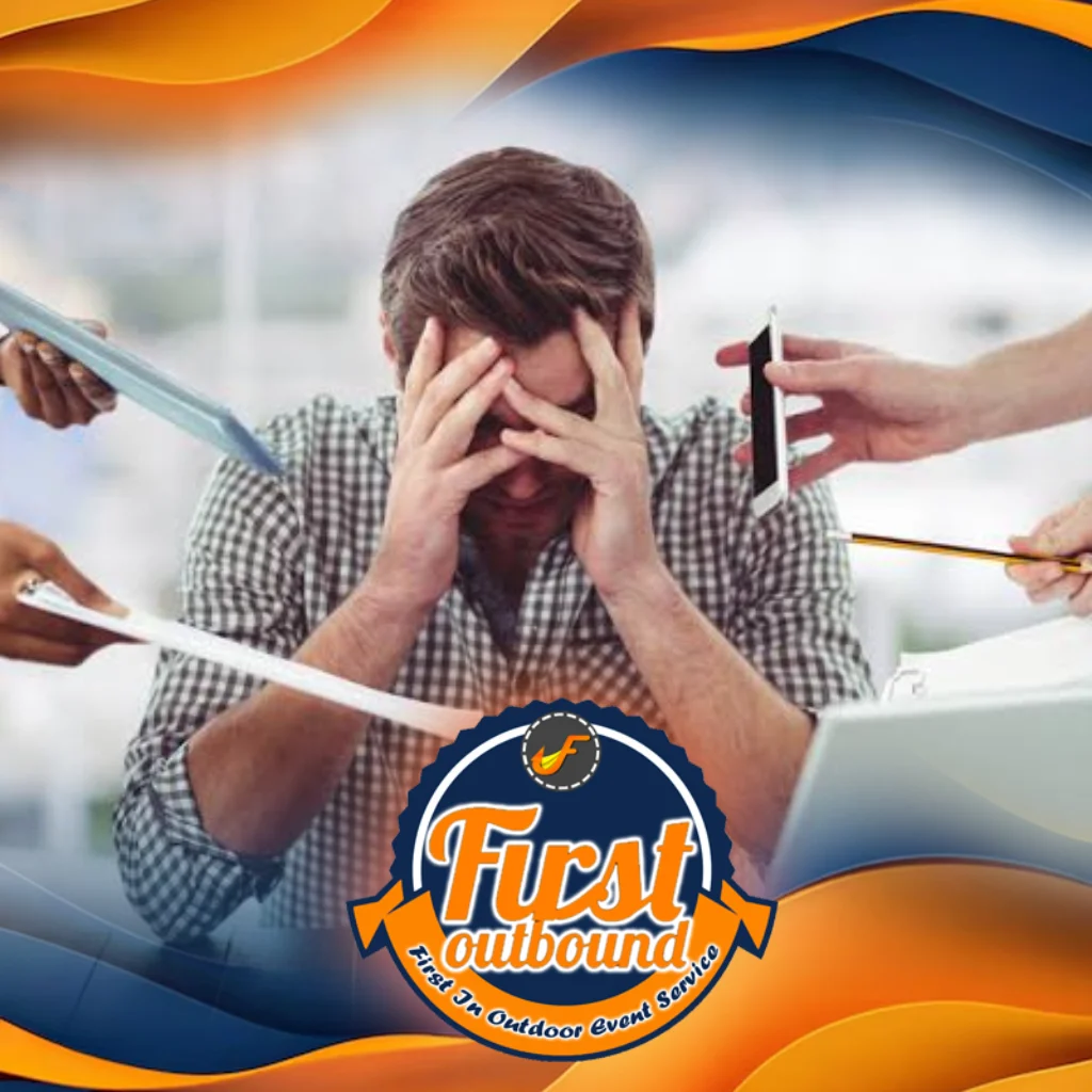 Karyawan sedang strees menghadapi tekanan dalam kerja perusahaan