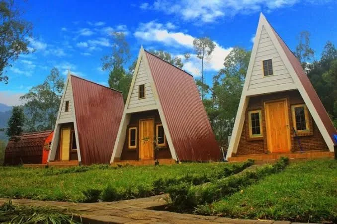 Penginapan unik Pagupon Camp di Coban Talun, pilihan akomodasi untuk paket outbound menginap
